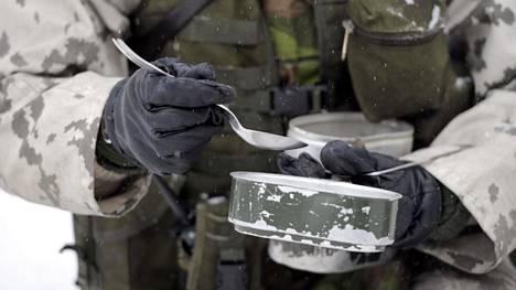 Armeija | Neljä kuukautta pelkkää pakkiruokaa – Moni varusmies on kyllästynyt korona-ajan kurittamaan ruokahuoltoon, joka aiheuttaa jopa nälän tunnetta