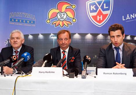 Gennadi Timtshenko (left) and Roman Rotenberg (right) bought the former Hartwall arena from Finnish businessman Harry Harkimo in the summer of 2013.