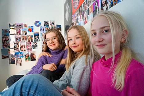 Hilda Niemi, 12, Unna Kiviranta, 11, ja Iiris Toivonen, 12, ovat K-pop-faneja.