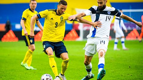 Jalkapallo | Päävalmentaja Kanerva harmitteli Ruotsi-pelin päästettyjä maaleja, mutta kuuli hyviä uutisia Tim Sparvilta
