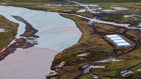 Ympäristö | Venäläinen kaivosjätti Norilsk Nickel myöntää jätevesien laskemisen luontoon