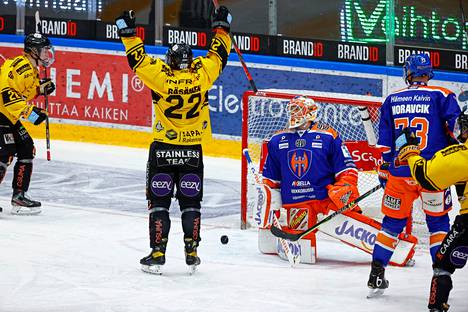 Aapeli Räsänen got to play against his parent club in the spring playoffs.