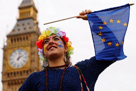Jopa EU-eron puolesta kesäkuussa äänestäneessä Britanniassa 55 prosenttia määrittelee itsensä yhä EU-kansalaisiksi. Kuva on EU-eron vastaisesta mielenosoituksesta Lontoosta viime syyskuussa.