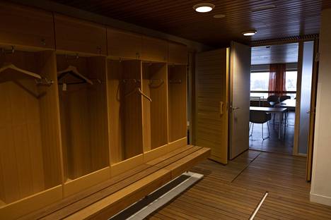 The sauna department was designed for the representative use of Imatran Voima.  The lockers in the locker room were left in place during the renovation by Elo.