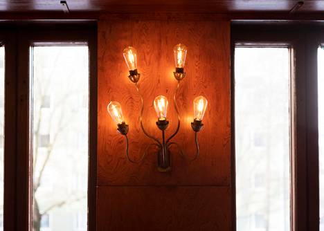The sale also includes six wall lamps.