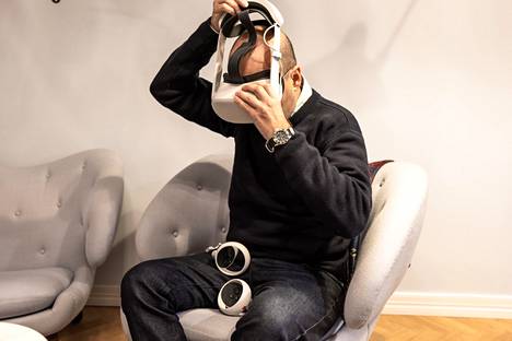 Erkki Izarra vetää Second Theatre -nimistä startup-yritystä. Se on rakentamassa järjestelmää, jolla tallennettuja teatteriesityksiä voisi kokea VR-lasien kautta.