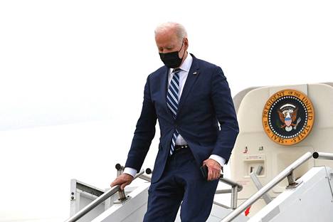 Kasvomaskien käyttöön kannustanut presidentti Joe Biden saapui Hagerstownin lentokentälle Marylandissä viime viikon torstaina.
