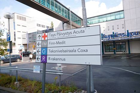 Taysin päivystyksessä saattaa olla kerralla 80 potilasta, josta vain 20 pystyy kävelemään, kertoo Taysin Tehyn jäsenten pääluottamusmies Kimmo Mäkelä.