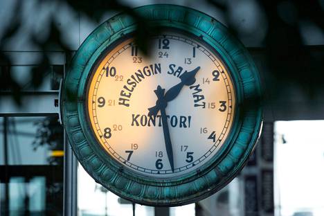 The original clock on Ludviginkatu moved with Sanomat to Sanomatalo at the turn of the century.