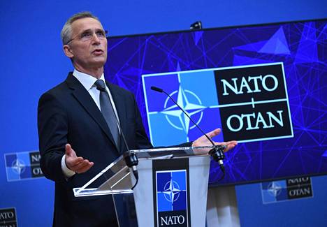 Naton pääsihteeri Jens Stoltenberg piti keskustelun jälkeen tiedotustilaisuuden 7. tammikuuta Belgiassa.
