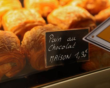 Patongin lisäksi myös pain au chocolat’n hinta on Pariisin Montmartrella noussut viljan ja energian hinnan kohoamisen vuoksi. 