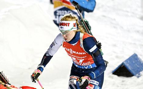 Suvi Minkkinen onnistui Kontiolahdella. Suvi Minkkinen kuvattuna maailmancupin kisoissa 4. joulukuuta.