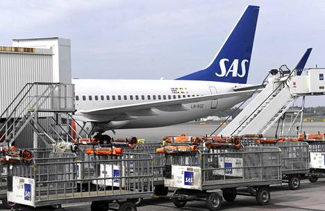 SAS:n kone seisoi Arlandan lentokentällä Tukholmassa 26. huhtikuuta.