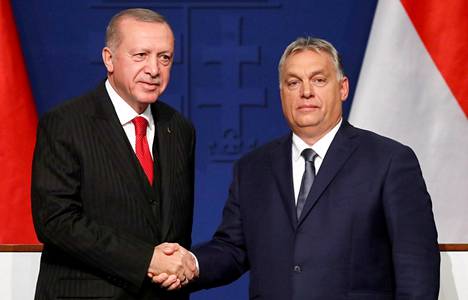 Turkin presidentti Recep Tayyip Erdoğan ja Unkarin presidentti Viktor Orbán.