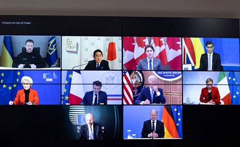 G7-maiden johtajat ja Ukrainan presidentti Volodymyr Zelenskyi (vas. ylh.) tapasivat virtuaalihuippukokouksessa perjantaina.