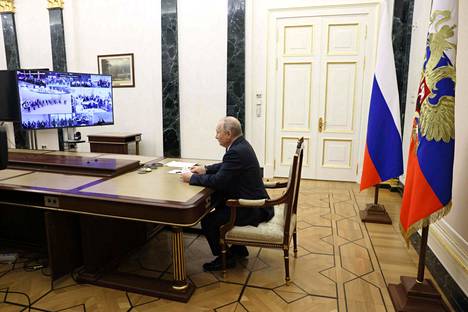 Venäjän presidentti Vladimir Putin puhui torstaina etäyhteydellä Opettajien vuosi -tapahtuman osallistujille.