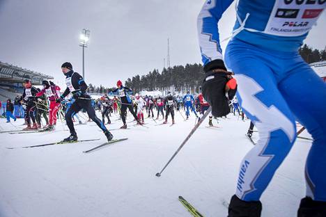 Finlandia-hiihdon osanottajia Lahdessa helmikuussa 2018.