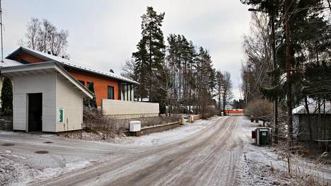 Espoolaisen asuin­alueen asukkaat haluavat myydä kotinsa rakennus­yhtiölle, joka rakentaisi tilalle kerros­taloja – Espoolaispoliitikot eivät salli yli kahdeksankerroksisia taloja