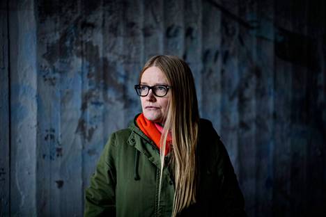 Freelance-toimittaja Johanna Vehkoo on toinen Suomen Journalistiliiton myöntämän Sananvapauden kunniastipendin saajista.