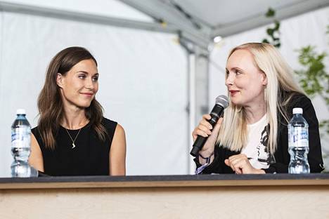 Marin ja Ohisalo osallistuivat Flow-festivaalin paneelikeskusteluun 12. elokuuta.