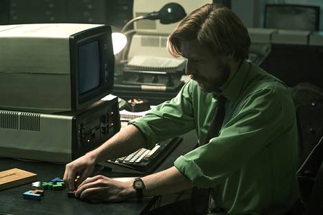 Nikita Efremov näyttelee Tetris-elokuvassa vaatimatonta perheenisää Aleksei Pajitnovia, joka koodaa Tetriksen kotikoneellaan.