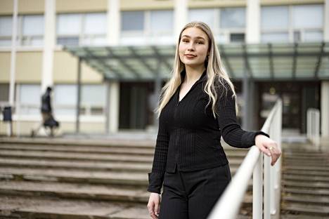 Martta Näätänen aikoo suorittaa lukion kolmessa ja puolessa vuodessa.