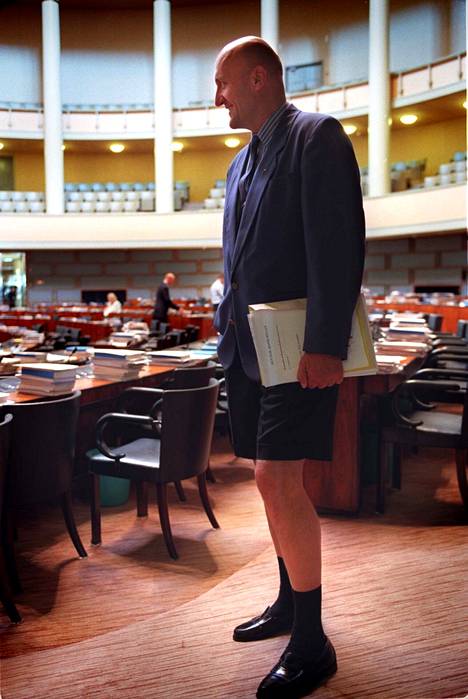 MP Klaus Bremer (r) was reprimanded for his dressing in the summer of 1997.