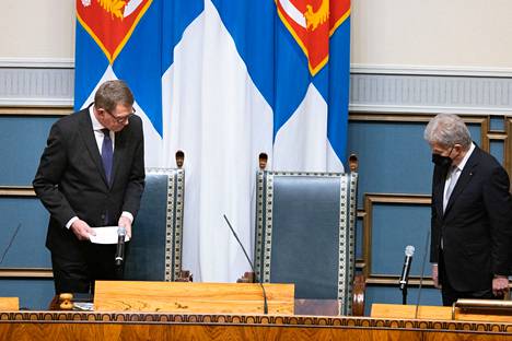 Eduskunnan puhemies Matti Vanhanen (kesk) ja tasavallan presidentti Sauli Niinistö avasivat valtiopäivät helmikuun alussa eduskunnassa. 