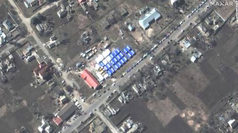 Satelliittikuva pakolaisille tarkoitetuista teltoista Venäjän hallinnassa olevasta Bezimennessä lähellä Mariupolia.