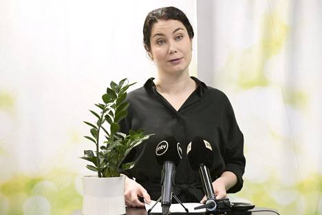 Ympäristö- ja ilmastoministeri Emma Karin (vihr) mukaan Suomen on pidettävä entistäkin tiukemmin kiinni ilmastotavoitteistaan, sillä ilmastokriisi on jo täällä eikä jossain tulevaisuudessa. 