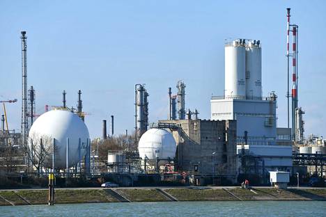 Saksalaisen Basfin tehdas Ludwigshafenissa Saksassa on Euroopan suurin kemianteollisuuden keskittymä. Yhtiö on varoittanut, että jos venäläisen maakaasun tuonti vähenee, koko tehdas voi mennä kiinni.