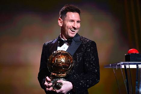 Lionel Messi palkittiin maanantaina.
