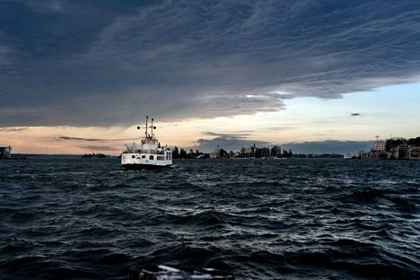 Storm Sylvia seen from Helsinki's Kauppatori on Tuesday morning.