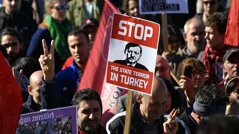 Turkkilaista moskeijaverkkoa epäillään vakoilusta ja Erdoğanin vastustajien mustista listoista Saksassa