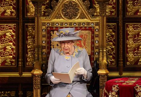 Kuningatar Elisabet parlamentin avajaisissa vuonna 2021.