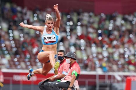 Kristiina Mäkelä loikki viime kesänä Tokion olympialaisissa.
