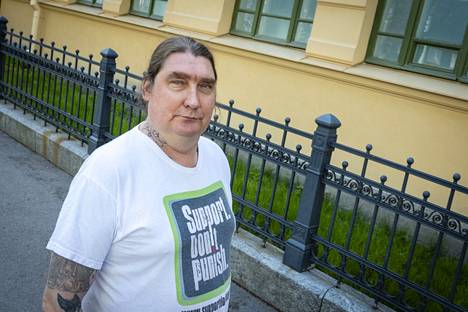 Juha-Pekka Pääskysaari kertoo olleensa raittiina yli 20 vuotta.