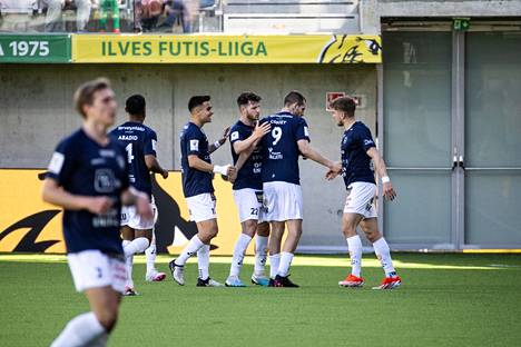 AC Oulu celebrated a goal against Ilves in Tammela.