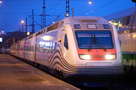Allegro-juna kulki Helsingin ja Pietarin välillä. VR keskeytti Allegro-liikenteen maaliskuun lopussa Venäjän hyökättyä Ukrainaan.