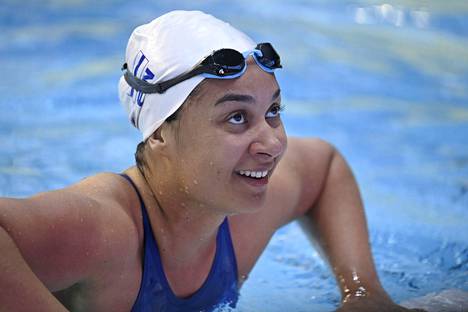 Mimosa Jallow eteni EM-finaaliin 50 metrin selkäuinnissa. Kuvassa Jallow kansainvälisessä uintikilpailussa Helsingissä huhtikuussa.