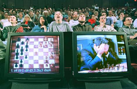 Shakin maailmanmestari Garri Kasparov hävisi IBM-yhtiön Deep Mind -ohjelmalle toukokuussa 1997.