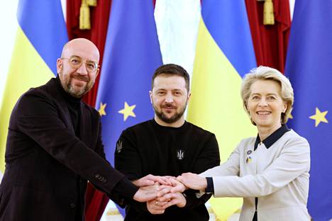 Eurooppa-neuvoston puheenjohtaja Charles Michel, Ukrainan presidentti Volodymyr Zelenskyi ja EU-komission puheenjohtaja Ursula von der Leyen tapasivat viime viikon lopulla Kiovassa EU-Ukraina-huippukokouksessa.