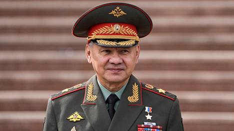 Sergei Šoigun tulevaisuus puolustusministerinä on huhujen mukaan vaakalaudalla. Kuva viime viikolta Kazakstanista.