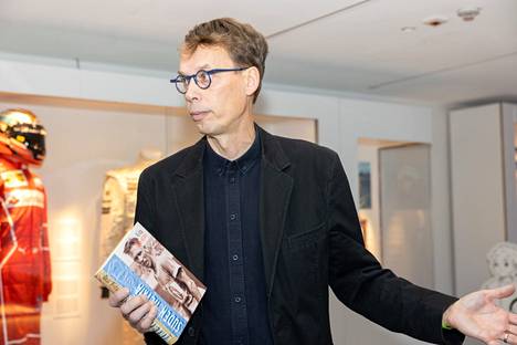 Docent Ossi Viita has studied Ville Ritola's life and career.