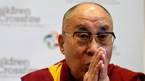 83-vuotias dalai-lama joutui sairaalaan
