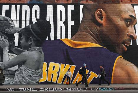 Kobe Bryantin ja hänen tyttärensä muistoksi on tehty viime aikoina useita muraaleja Los Angelesin alueella.
