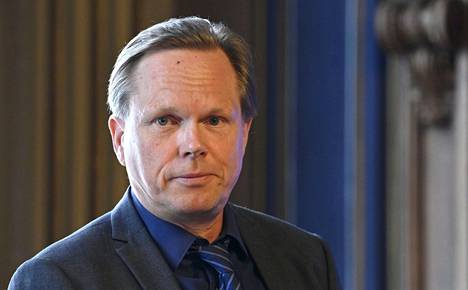 Helsingin yliopiston valtiosääntöoikeuden professori Tuomas Ojanen kuvattuna Helsingissä marraskuussa 2021. 