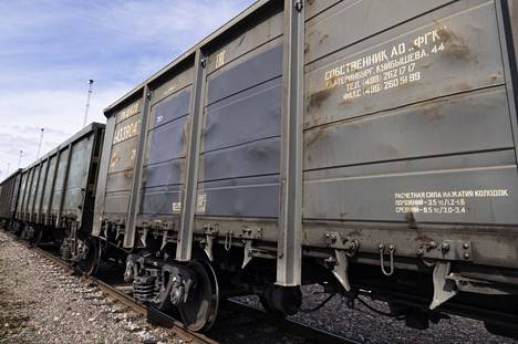 There are more than a thousand frozen Russian wagons seized on Finnish sidings and yards.