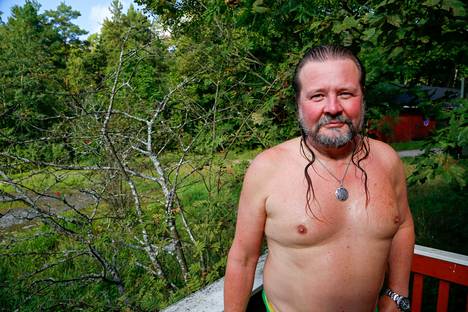 Kimmo Virta muistuttaa, että Kulosaaren kartanoalueen sauna on ollut ainoa paikka, jossa Kivinokan mökkiläiset voivat peseytyä.