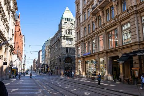 Aleksanterinkatu on yksi Helsingin keskustan keskeisimmistä ostoskaduista.
